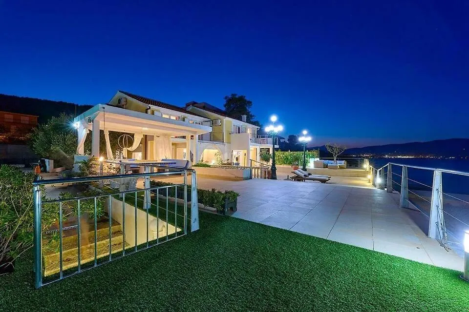 Seafront Villa For 9-10 People Slatine Croatia